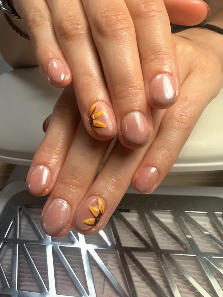 Onglerie — nail art fleur